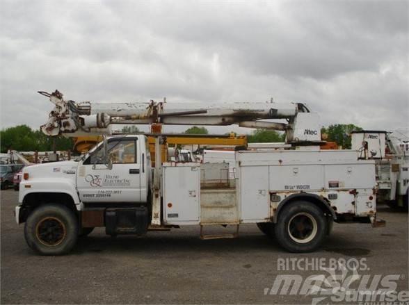 Altec D845B 车载式高空作业车