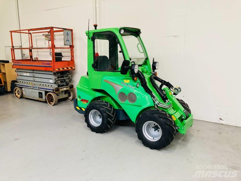 Avant 635 小型装载机