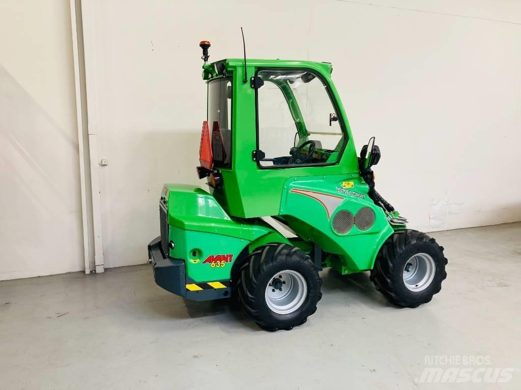 Avant 635 小型装载机