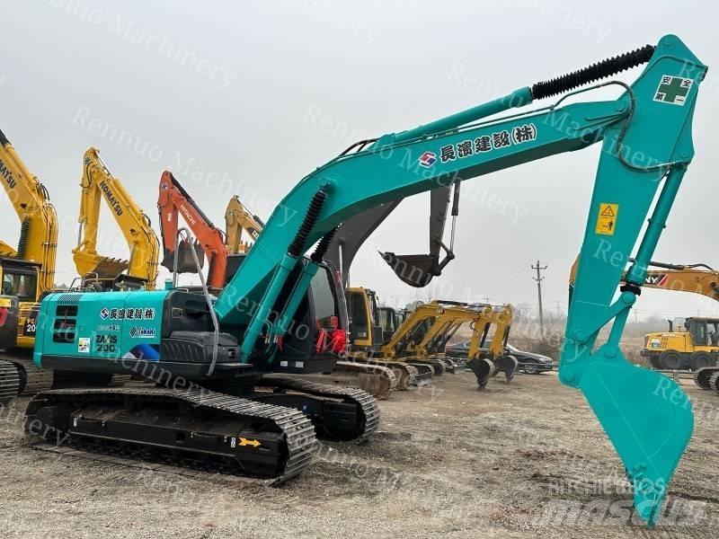 Hitachi ZX 200 履带挖掘机