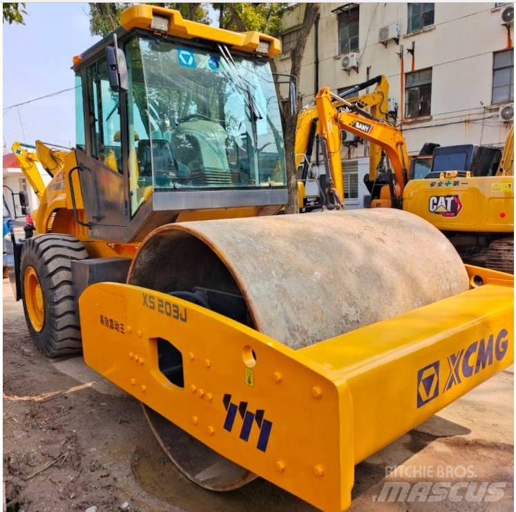 XCMG XS 203 J 单轮压路机
