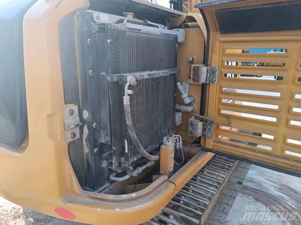 CAT 305.5 小型挖掘机