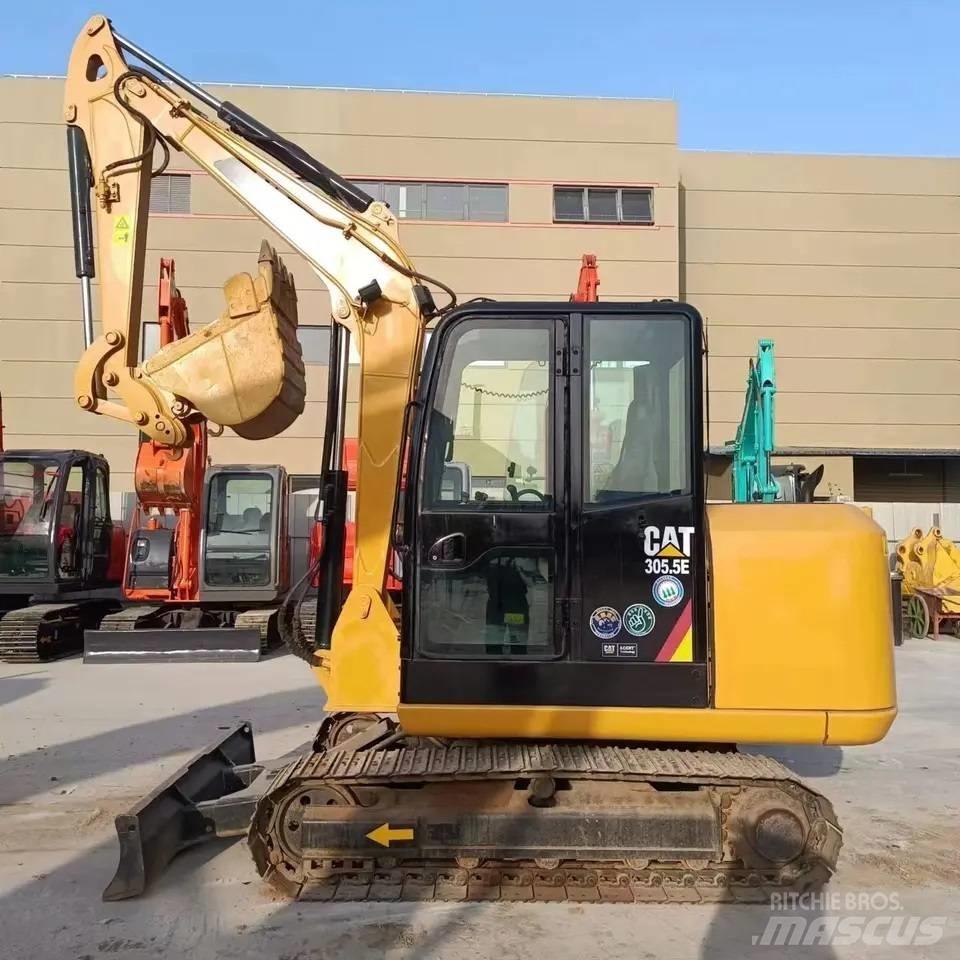 CAT 305.5 小型挖掘机