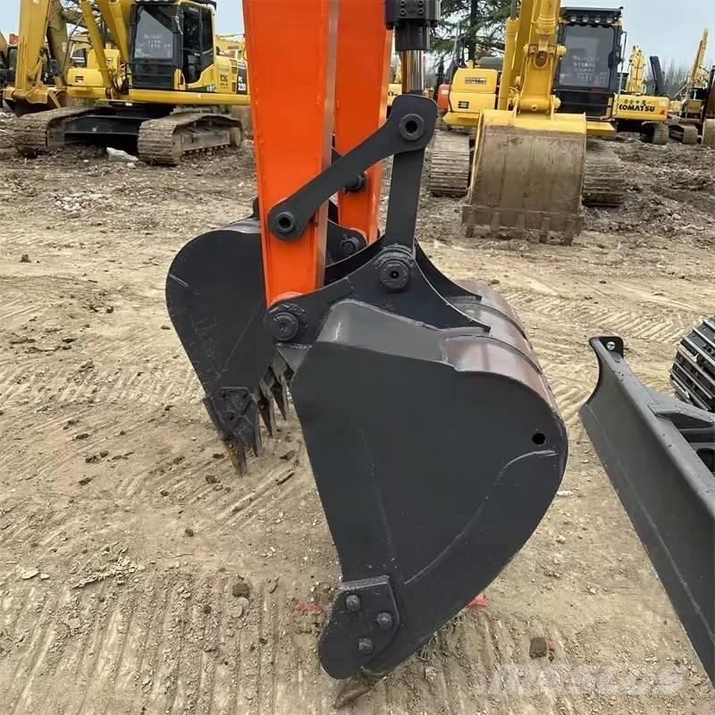 Doosan DX 80 中型挖掘机