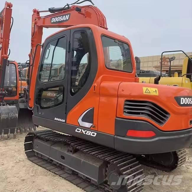 Doosan DX 80 中型挖掘机
