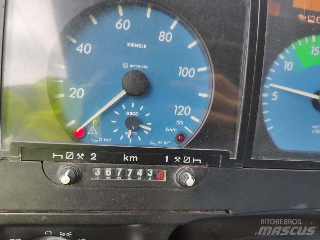 Mercedes-Benz 1223 厢式货车
