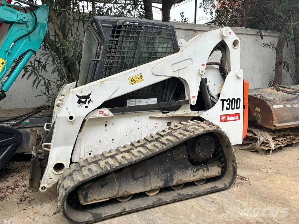 Bobcat T 300 滑移装载机
