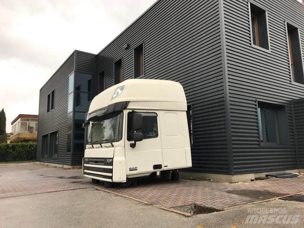 DAF XF 105 Euro 5 驾驶室与内部