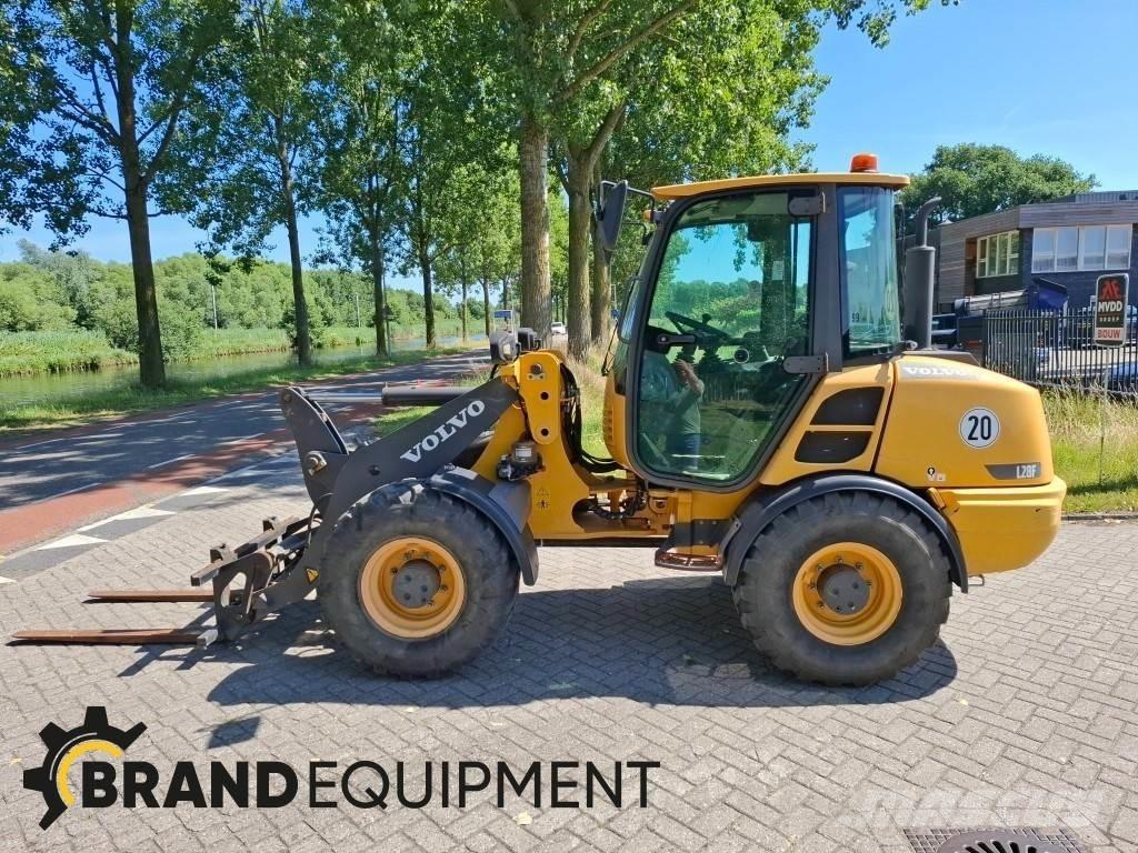 Volvo L28F 轮式装载机