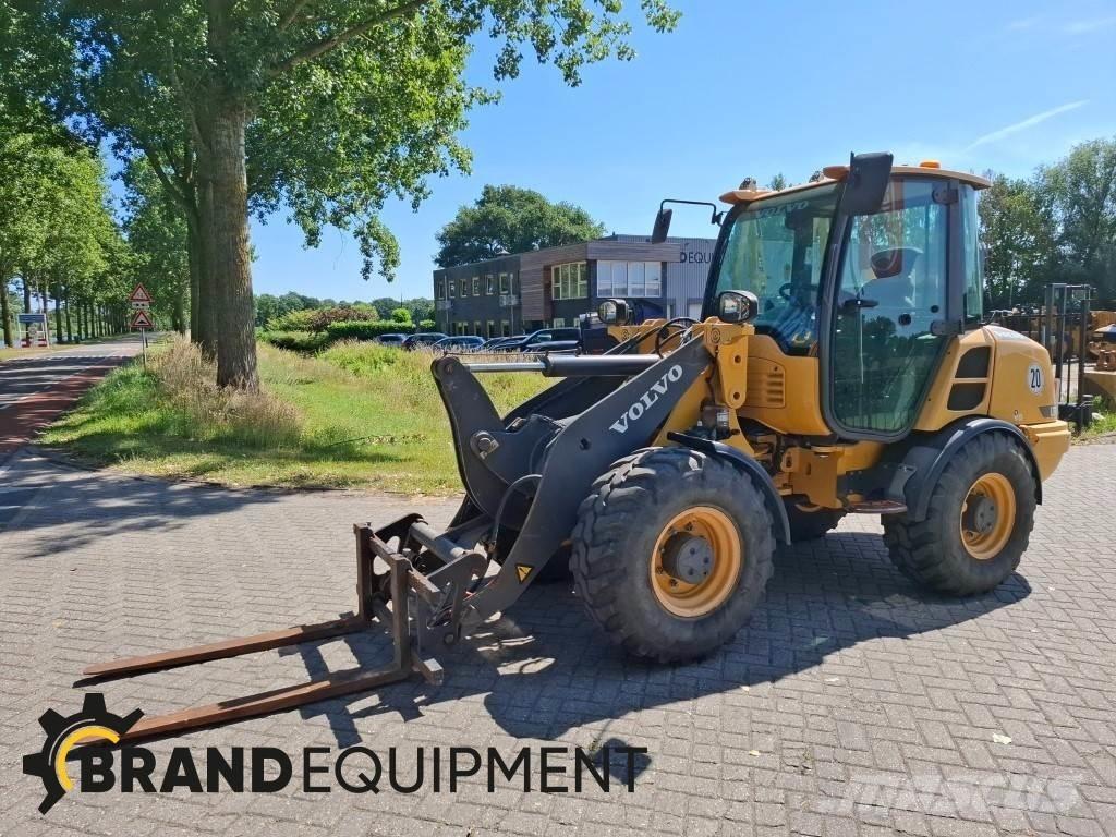 Volvo L28F 轮式装载机