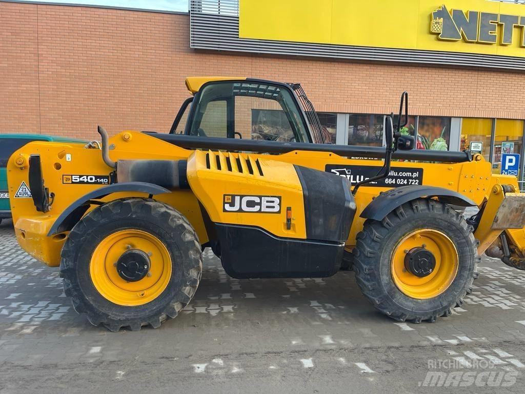JCB 540-140 伸缩臂叉装车|叉装车