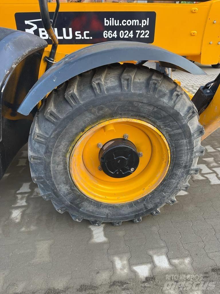 JCB 540-140 伸缩臂叉装车|叉装车