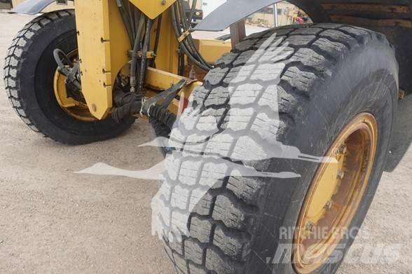 CAT 140M AWD 平地机/推土机