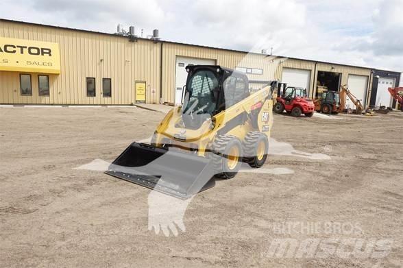 CAT 262D3 滑移装载机