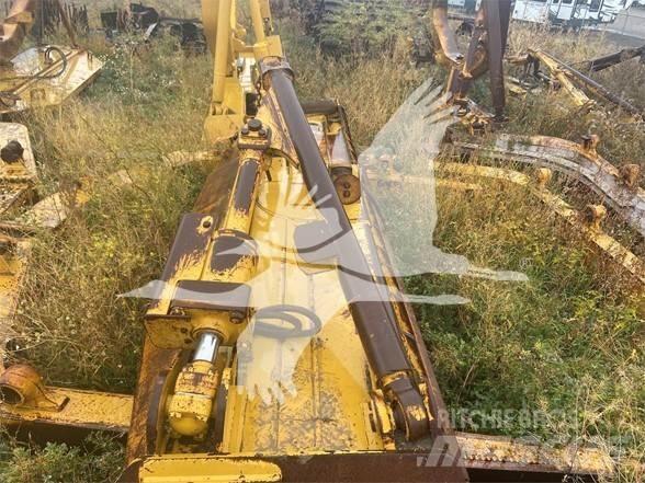 CAT 3852628 推铲