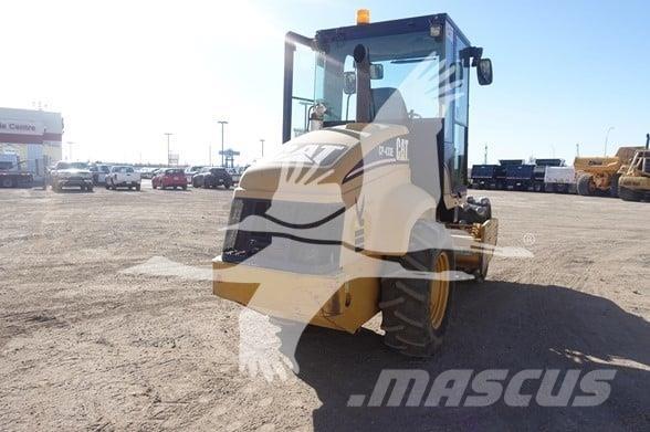 CAT CP-433E 单轮压路机