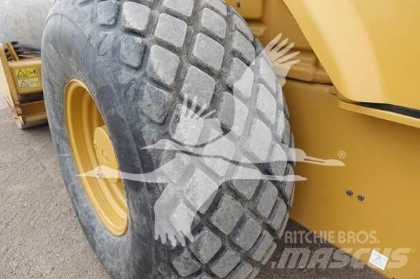 CAT CS56B 单轮压路机