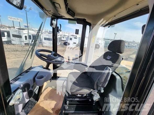 CAT CS56B 单轮压路机