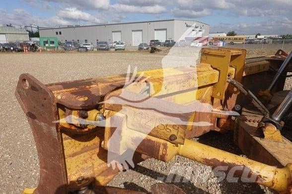 CAT D8T 履带式推土机
