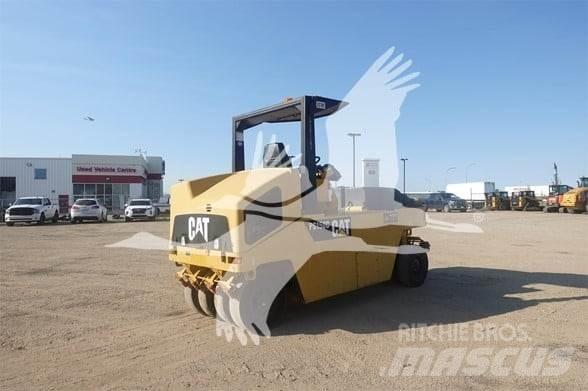 CAT PS-150C 胶轮压路机