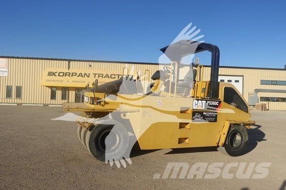 CAT PS-360C 胶轮压路机