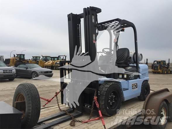 Utilev UT30P 柴油叉车