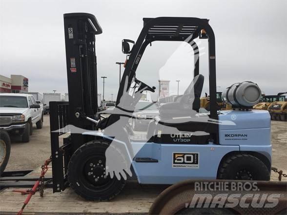 Utilev UT30P 柴油叉车