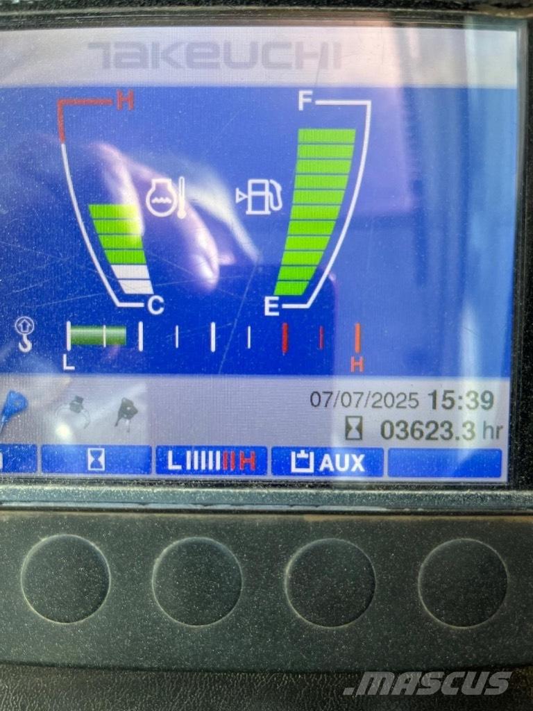 Takeuchi TB 260 中型挖掘机