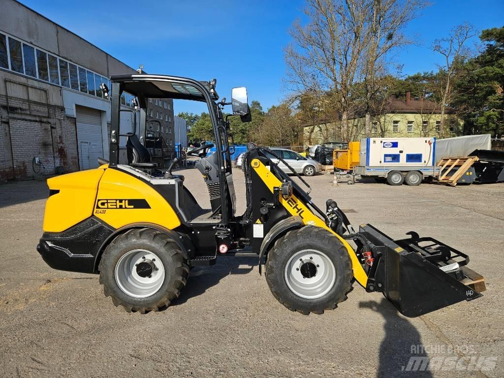 Gehl AL430 工具车