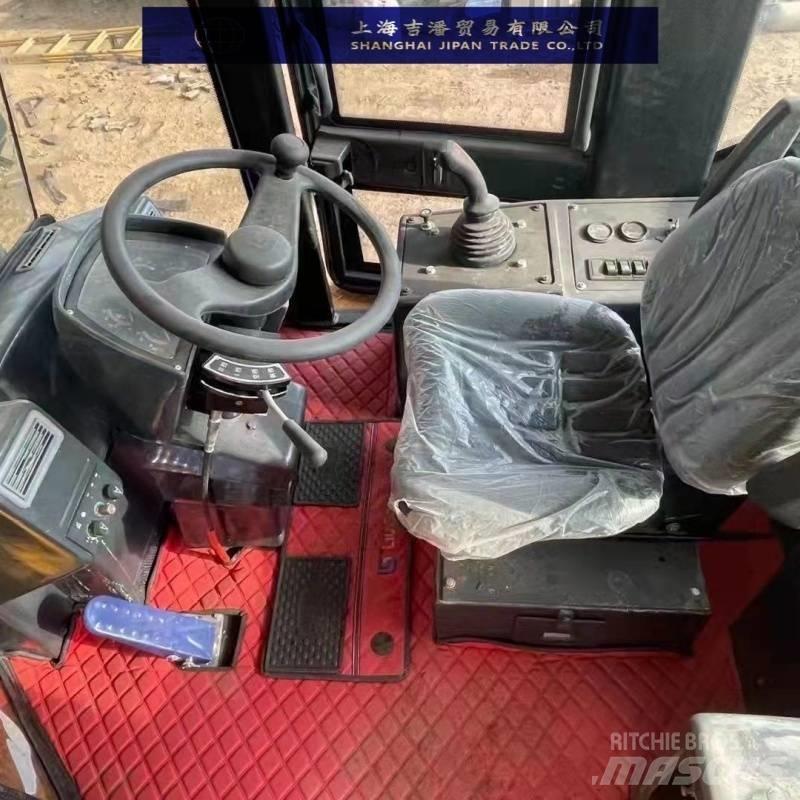 LiuGong CLG 835 轮式装载机