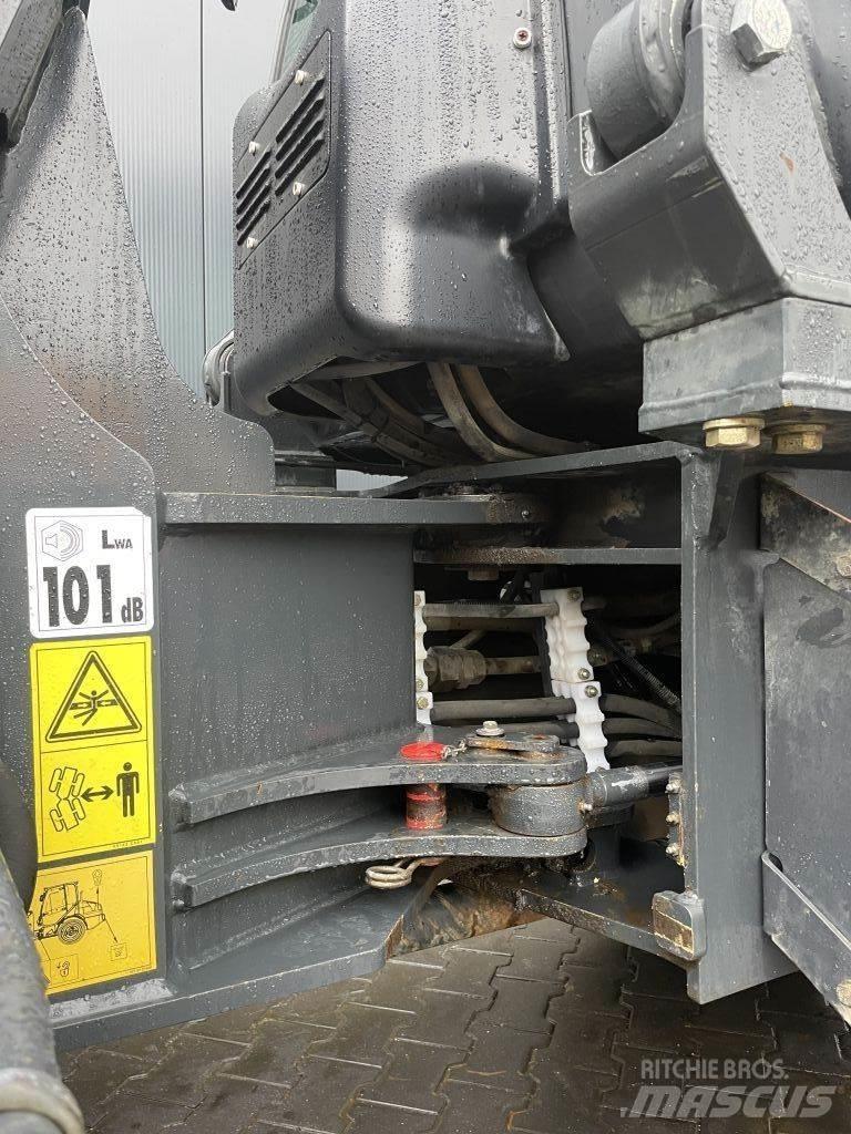 Komatsu WA80-6 轮式装载机