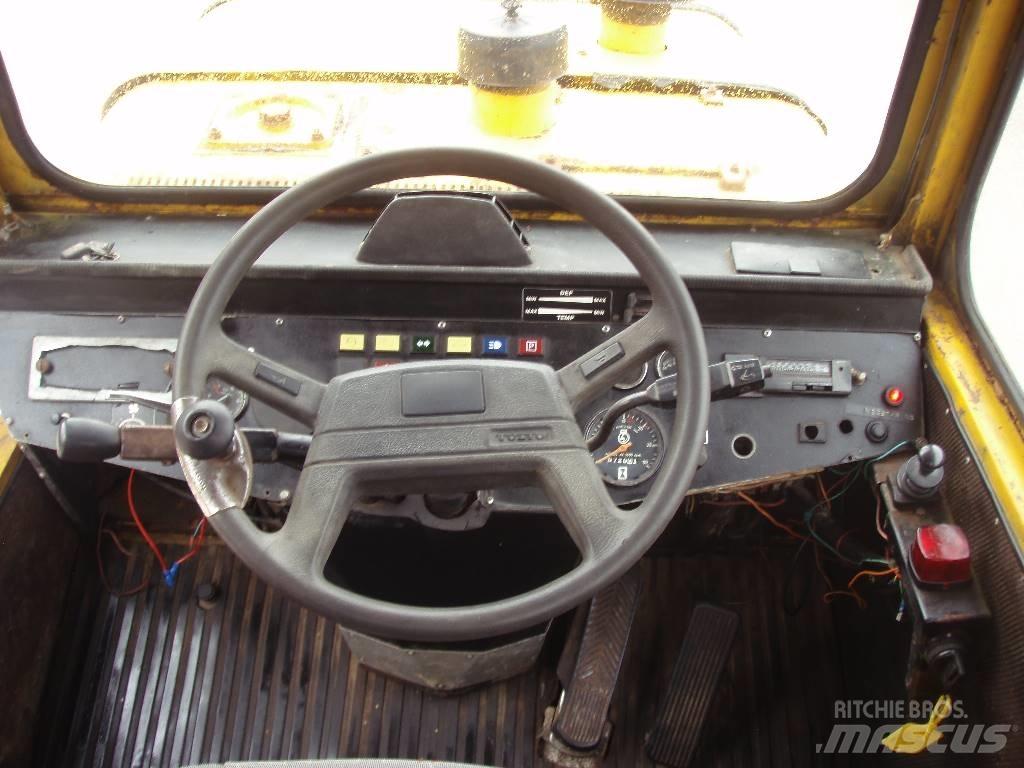 Volvo BM 861 6+6 铰接式自卸车