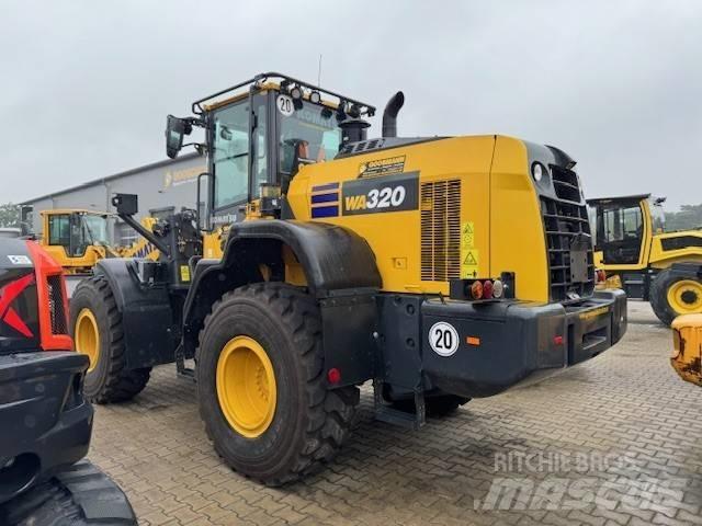 Komatsu WA 320 轮式装载机