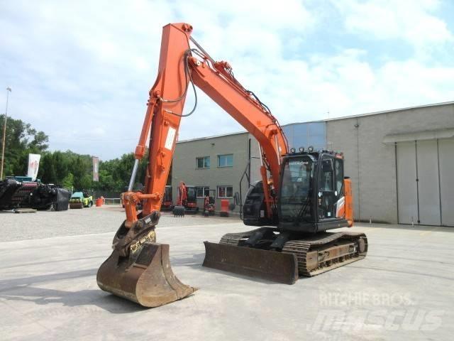 Hitachi ZX 135 US-7 履带挖掘机