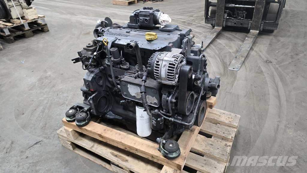 Deutz BF4M2012C 发动机