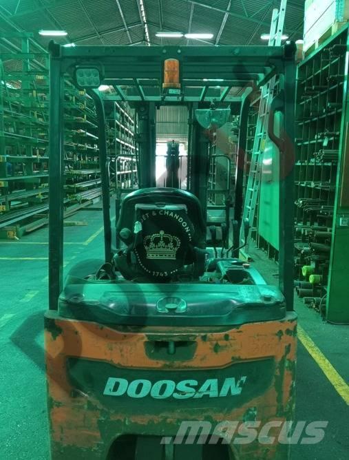 Doosan B 18 T-7 电动叉车