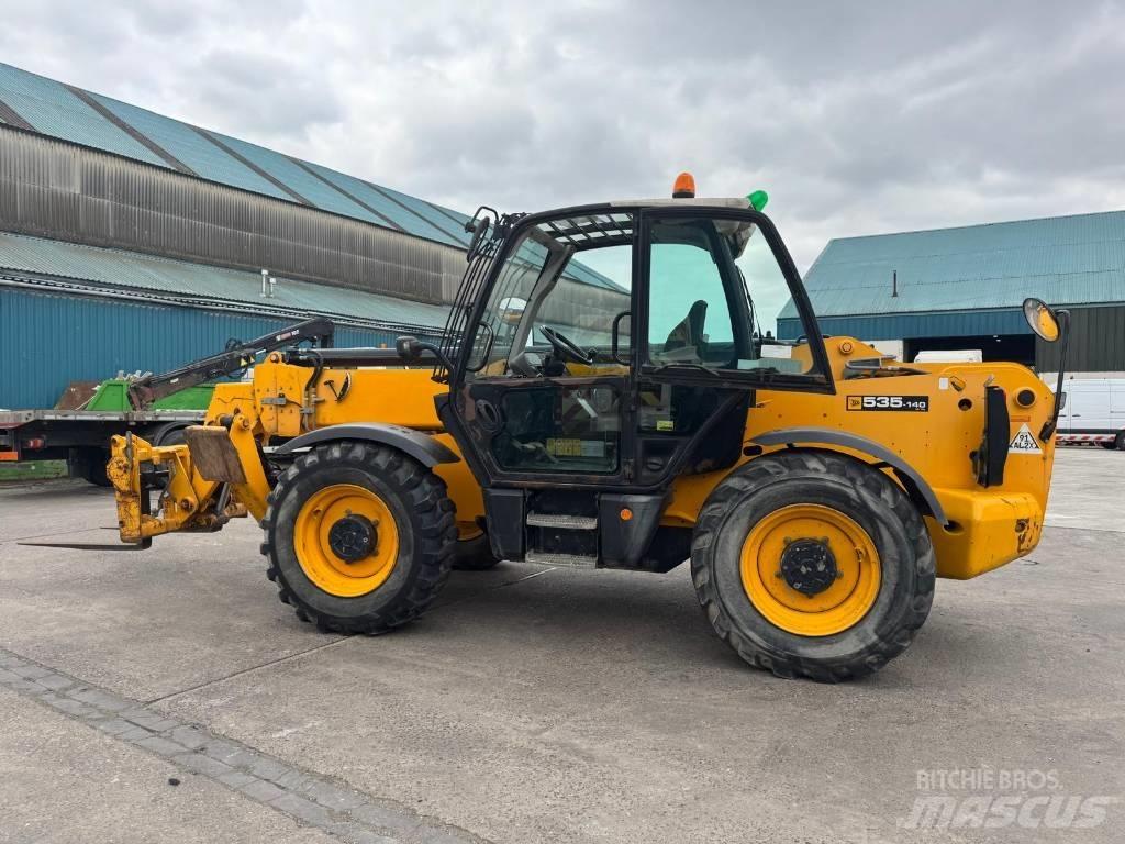 JCB 535-140 伸缩臂叉装车|叉装车