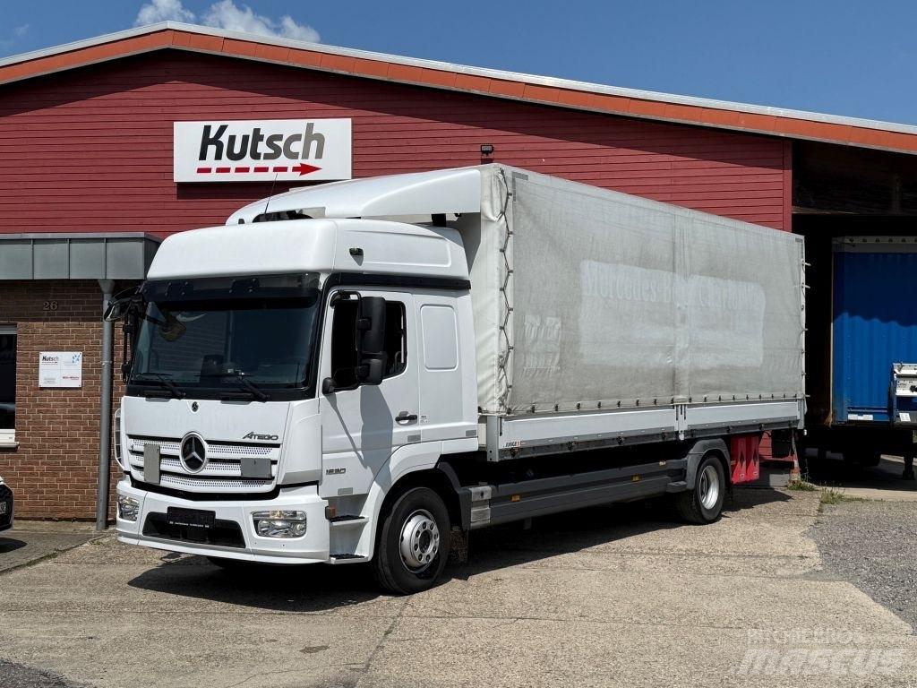 Mercedes-Benz 1530L 篷布货车