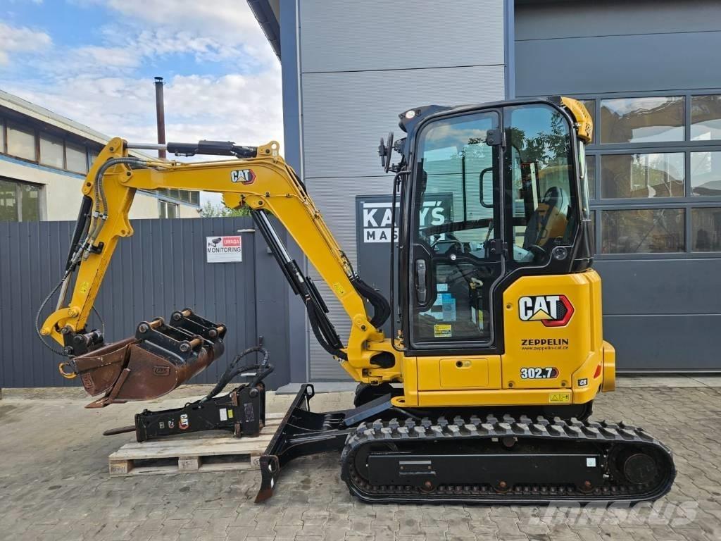 CAT 302.7 CR 小型挖掘机