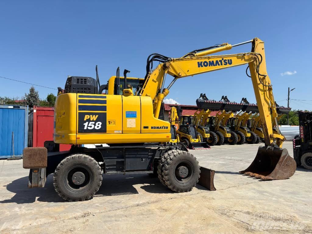 Komatsu PW 158-11 轮式挖掘机