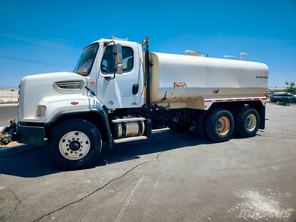 Freightliner 108 SD 水罐车