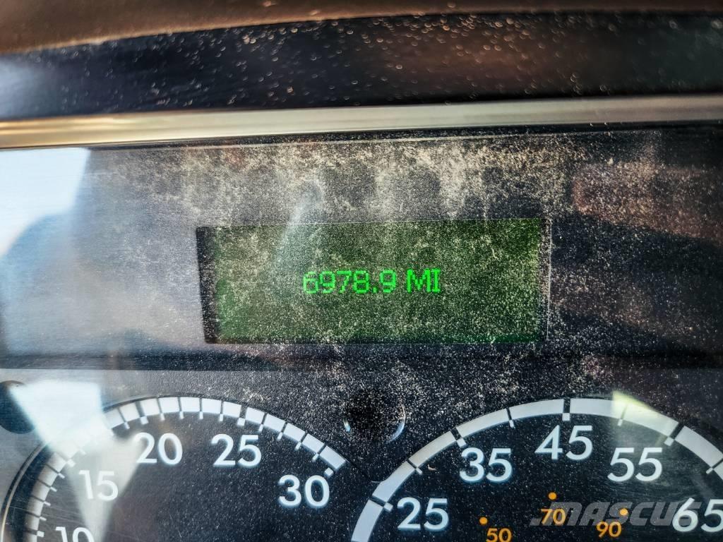 Freightliner 108 SD 水罐车