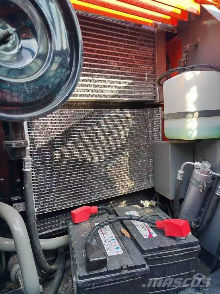 Hitachi ZX 120 履带挖掘机