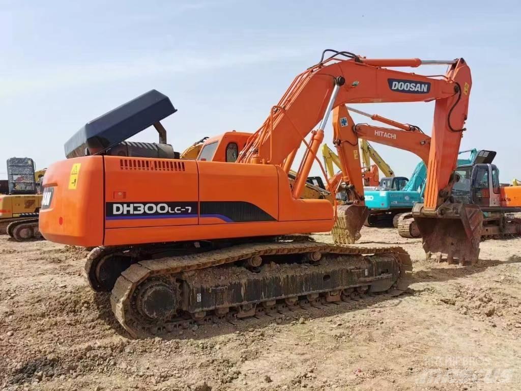 Doosan DH300LC-7 履带挖掘机