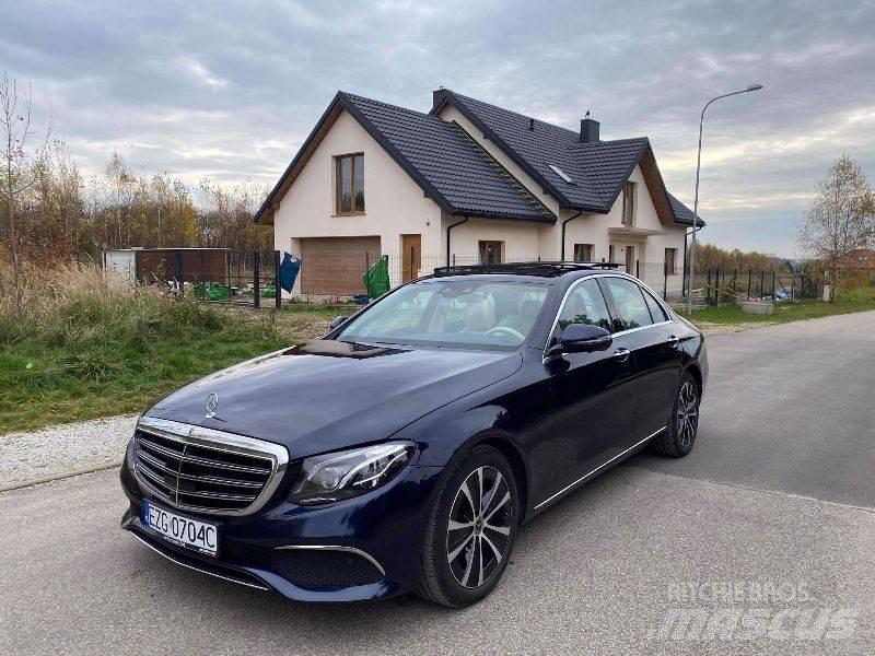 Mercedes-Benz E 300D 汽车