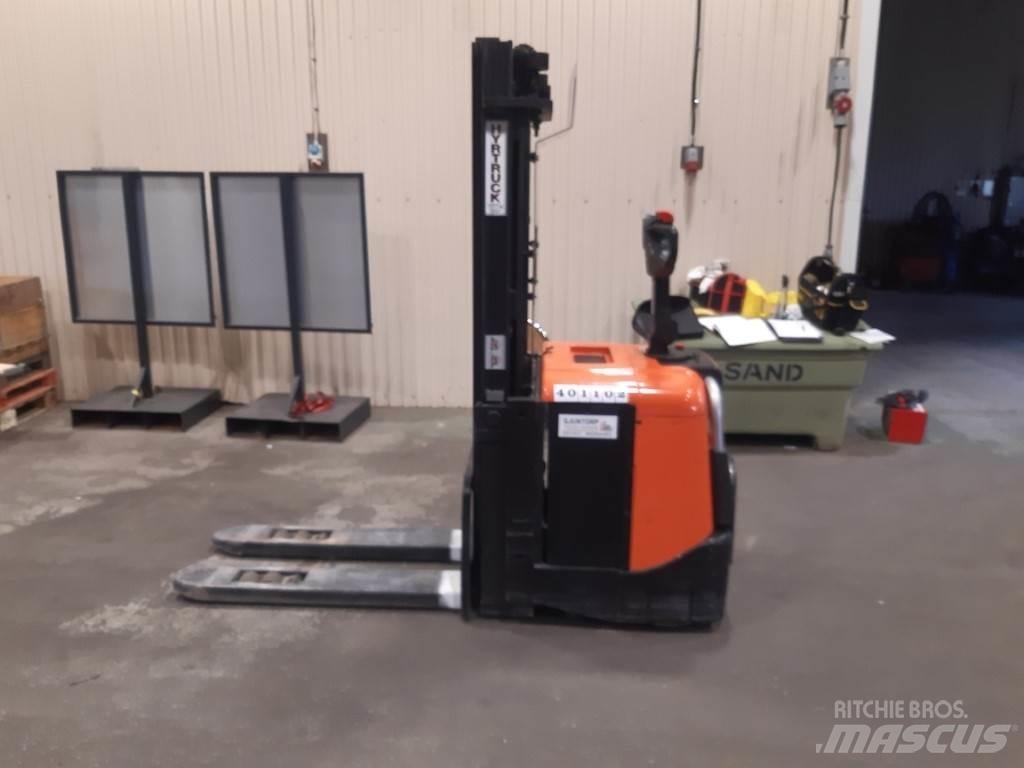 BT SPE125L 手推堆垛车