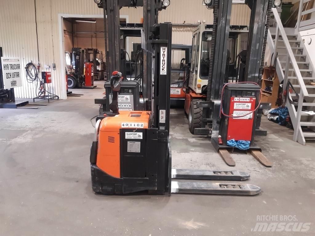 BT SPE125L 手推堆垛车