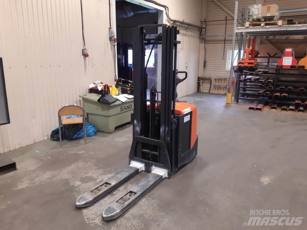 BT SPE125L 手推堆垛车