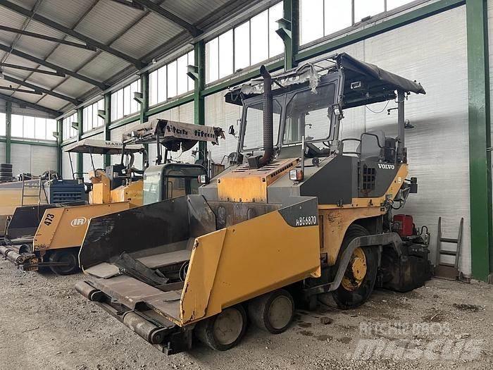 Volvo ABG 6870 沥青摊铺机