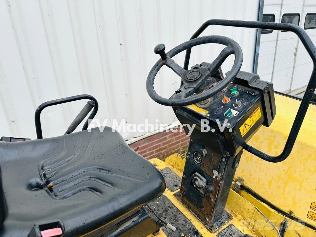 Dynapac CC 102 双轮压路机
